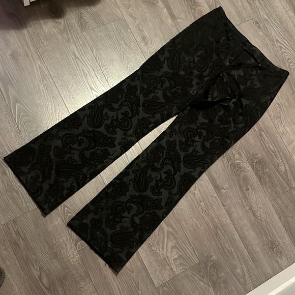 📼📼Gorgeous detailed w/lace embellishment that covers entirely size 10 - Picture 1 of 4